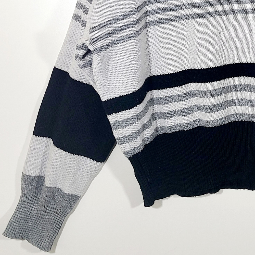 Lucky Brand Women’s gray black striped sweater - Picture 4 of 13